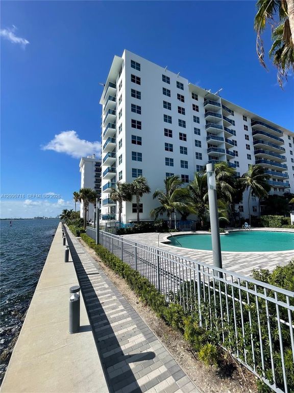 7501 E Treasure Drive 3P, North Bay Village, FL 33141