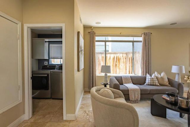 1575 Corte Daniel, Oceanside, CA 92056