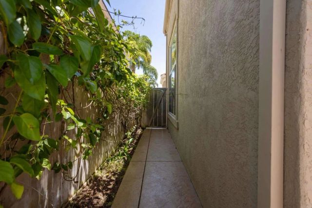 1575 Corte Daniel, Oceanside, CA 92056