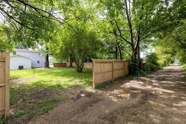 3411 Trenton St, Hopewell, VA 23860