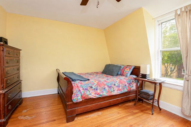 11349 S Saint Lawrence Avenue, Chicago, IL 60628