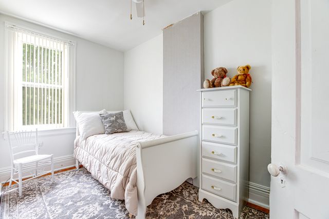 11349 S Saint Lawrence Avenue, Chicago, IL 60628