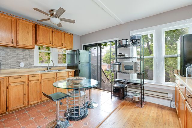 11349 S Saint Lawrence Avenue, Chicago, IL 60628