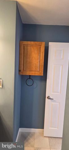6022 FORREST HOLLOW LN, Springfield, VA 22152