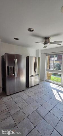 6022 FORREST HOLLOW LN, Springfield, VA 22152