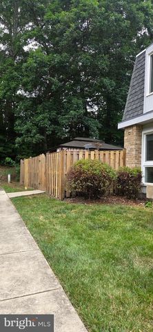 6022 FORREST HOLLOW LN, Springfield, VA 22152