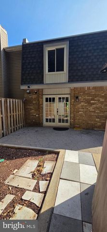 6022 FORREST HOLLOW LN, Springfield, VA 22152