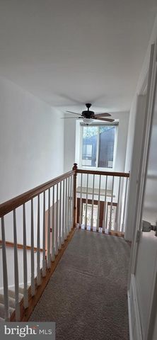 6022 FORREST HOLLOW LN, Springfield, VA 22152