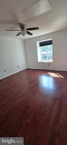 6022 FORREST HOLLOW LN, Springfield, VA 22152