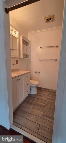 6022 FORREST HOLLOW LN, Springfield, VA 22152