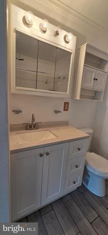 6022 FORREST HOLLOW LN, Springfield, VA 22152