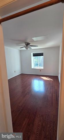 6022 FORREST HOLLOW LN, Springfield, VA 22152