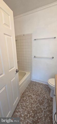 6022 FORREST HOLLOW LN, Springfield, VA 22152