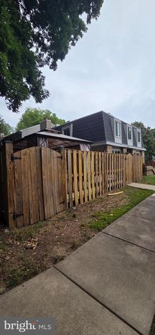 6022 FORREST HOLLOW LN, Springfield, VA 22152