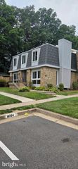 6022 FORREST HOLLOW LN, Springfield, VA 22152