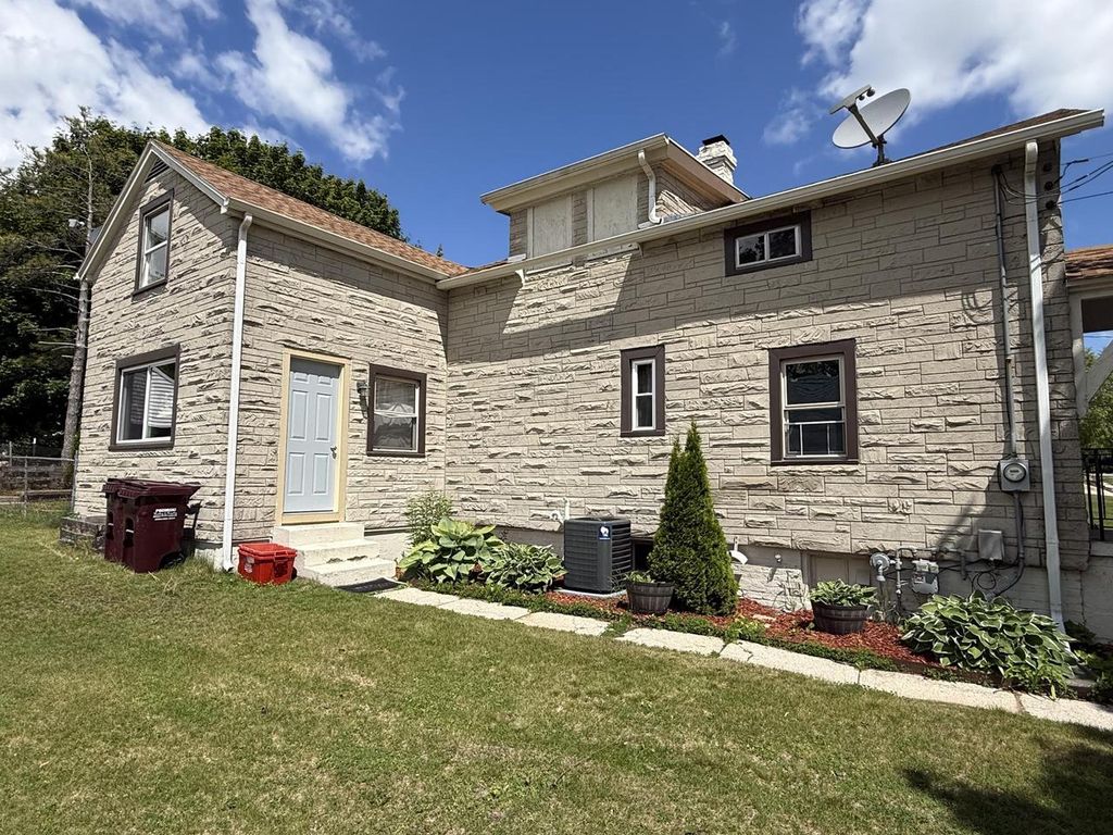 420 N 5th STREET, Manitowoc, WI 54220