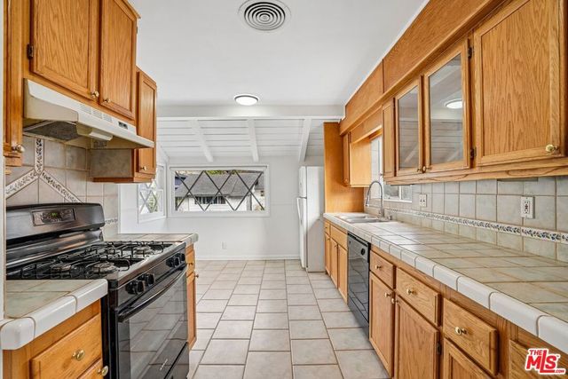 4792 Excelente Drive, Los Angeles, CA 91364
