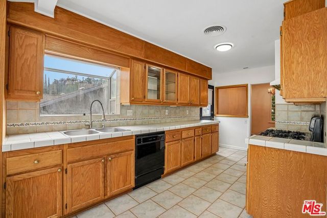 4792 Excelente Drive, Los Angeles, CA 91364