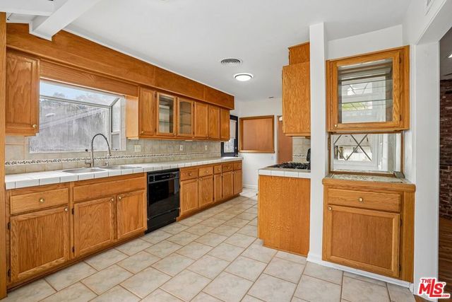 4792 Excelente Drive, Los Angeles, CA 91364