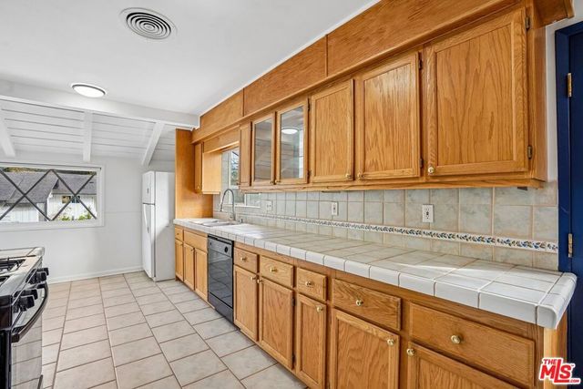 4792 Excelente Drive, Los Angeles, CA 91364