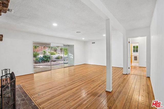 4792 Excelente Drive, Los Angeles, CA 91364