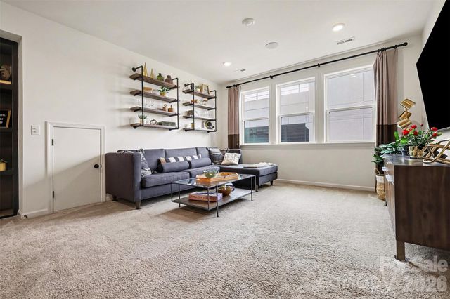 6343 Southgrove Street, Charlotte, NC 28277