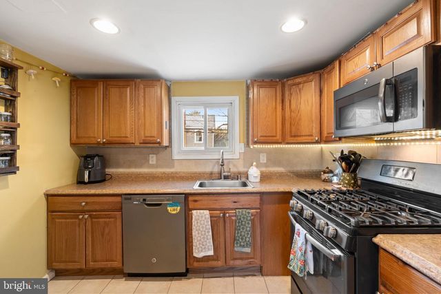 735 WESTWOOD LN, Aldan, PA 19018