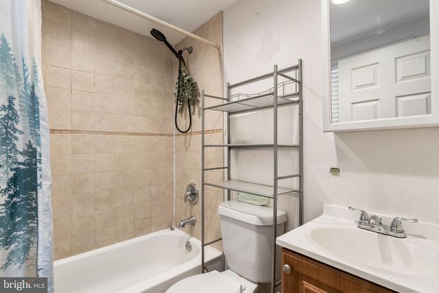 735 WESTWOOD LN, Aldan, PA 19018