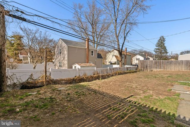 735 WESTWOOD LN, Aldan, PA 19018