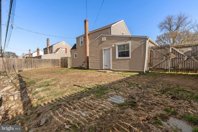 735 WESTWOOD LN, Aldan, PA 19018