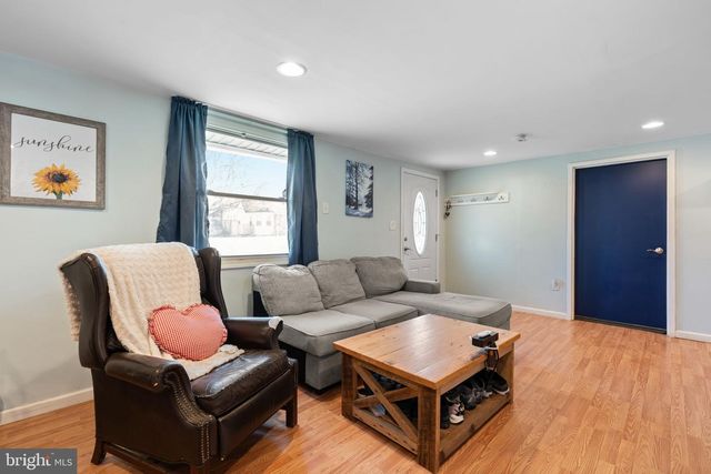 735 WESTWOOD LN, Aldan, PA 19018