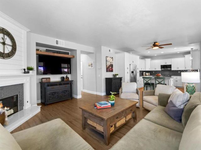 2624 Mesa Drive, Oceanside, CA 92054