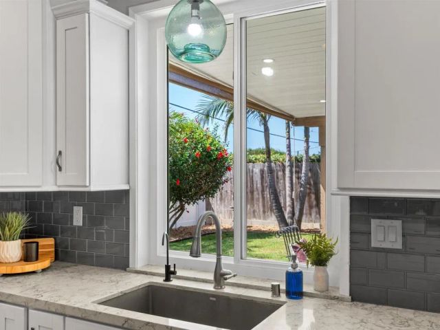 2624 Mesa Drive, Oceanside, CA 92054