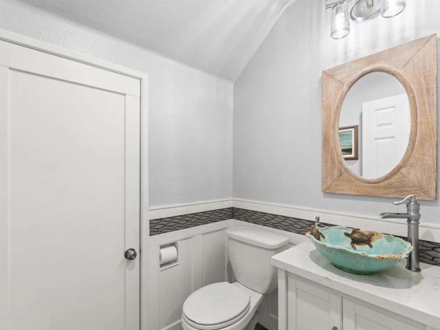 2624 Mesa Drive, Oceanside, CA 92054