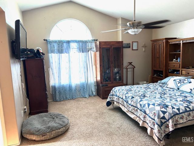 1514 Park City Avenue, Bakersfield, CA 93307