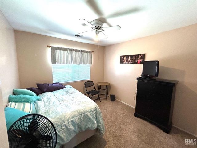 1514 Park City Avenue, Bakersfield, CA 93307