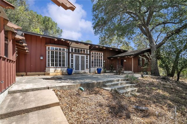 677 N Deodar, Bradbury, CA 91008