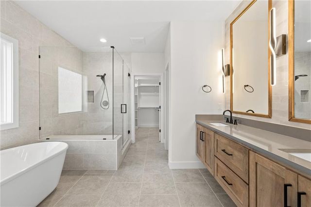 16932 Parkhill Street, Overland Park, KS 66221