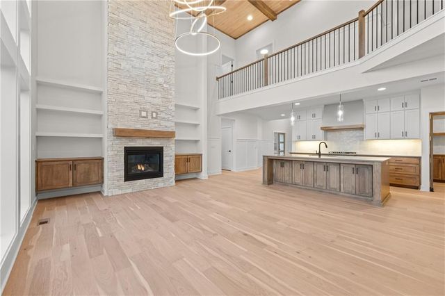 16932 Parkhill Street, Overland Park, KS 66221