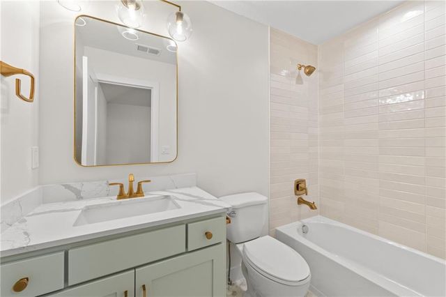 16932 Parkhill Street, Overland Park, KS 66221