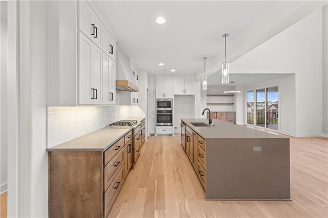 16932 Parkhill Street, Overland Park, KS 66221