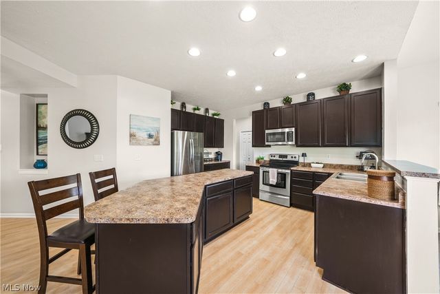 10214 Ridgeview Court, Streetsboro, OH 44241