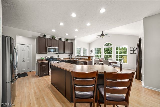 10214 Ridgeview Court, Streetsboro, OH 44241