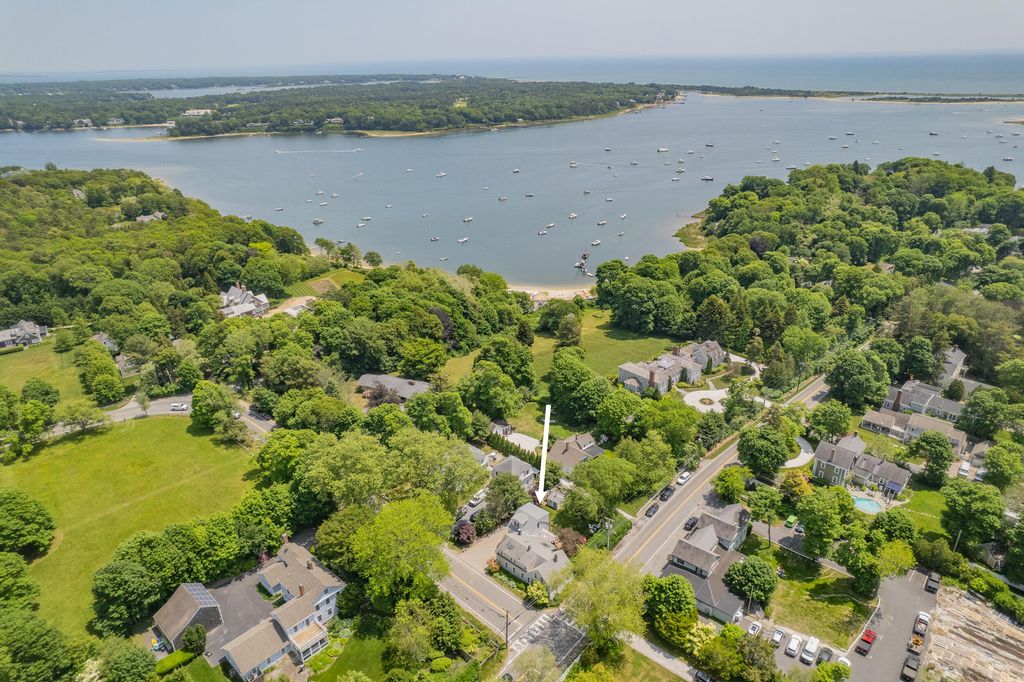 5 Putnam, Cotuit, MA 02635