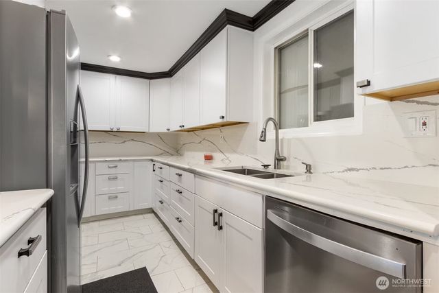 5004 188th Street SW, Lynnwood, WA 98037