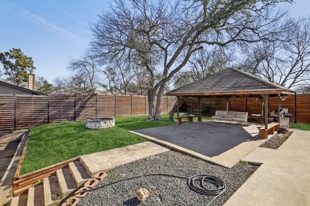 7205 Twisted Oaks DR, Austin, TX 78745