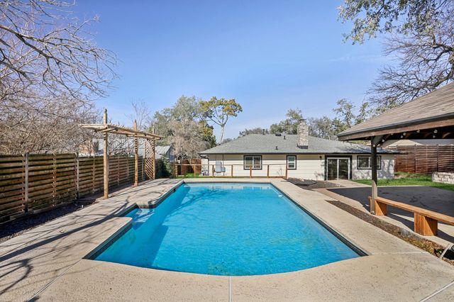 7205 Twisted Oaks DR, Austin, TX 78745