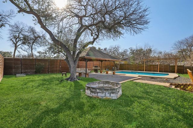 7205 Twisted Oaks DR, Austin, TX 78745