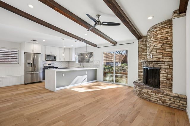 7205 Twisted Oaks DR, Austin, TX 78745