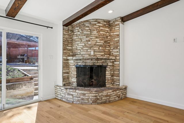 7205 Twisted Oaks DR, Austin, TX 78745